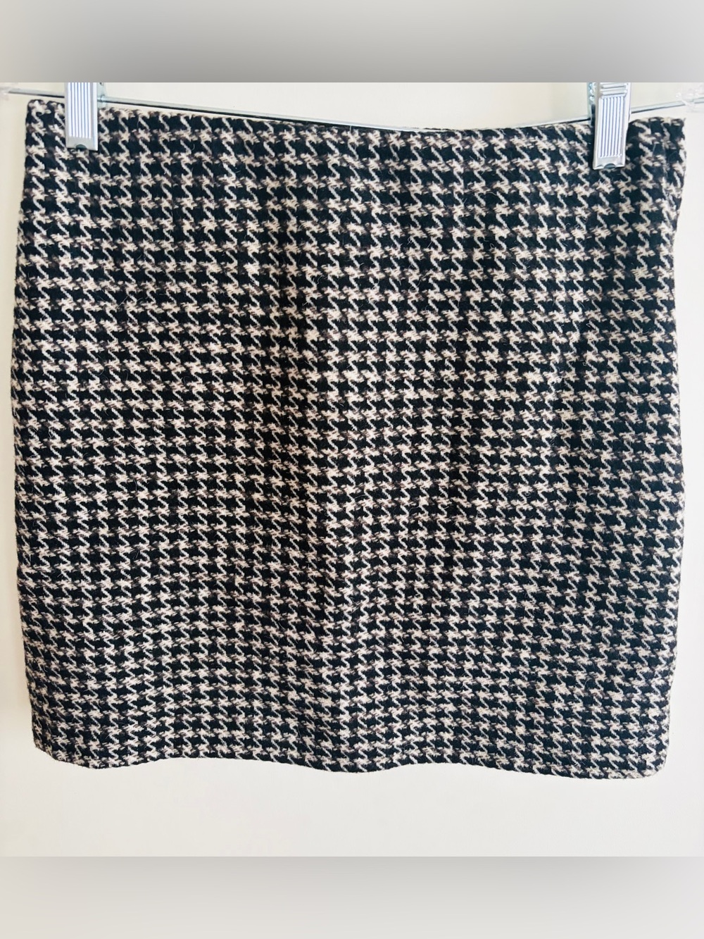 NWT H&M Black, Tan, and Cream Women’s Houndstooth Mini Skirt